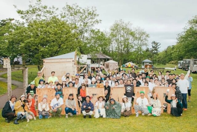5/17(土)〜5/18(日)は、海辺のバザールに出店しました！
素敵な古道具や古着、美味しいフードがたくさん出店する蚤の市。
約半分の店舗が県外からの出店者さんだったそうで、この日しか出会えない珍しいフードや商品にお客さんも喜んでいました。
私も久しぶりの友達に再会したり、県外の出店者さんとお話したり、合間に美味しいフードを食べたりして、楽しく出店できました！

ありがたいことにマーポー亭にも行列ができ、たくさんの方々にマーポー亭の麻婆豆腐を食べてもらえて、とっても嬉しかったです！！多謝〜〜🙏

海辺のバザール実行委員のみなさん、当日スタッフのみなさん、出店の皆さん、大変お世話になり、ありがとうございました！！

海辺のバザール @niigata_nominoichi

#蚤の市 #野外イベント #古道具 #古着 #海辺のバザール #麻婆豆腐 #マーポー亭 #新潟 #三条市