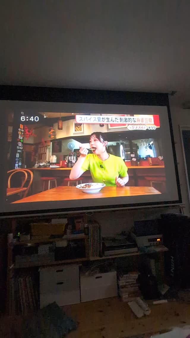 NSTニュースタッチ内にてマーポー亭を紹介していただきました！素敵に紹介していただき、ありがとうございます🙏🙏🙏
マーポー亭は、明日と明後日ランチ営業です。
今週末の5/31(土)〜6/1(日)は、
豪雪JAM( @gosetsujam )の無料エリアに出店しますので、放送見て気になった方々、是非、会場のOutlandに遊びにお越しくださいませ〜！！
#NST #ニュースタッチ #ガタグル 
#麻婆豆腐 #スパイス麻婆 #マーポー亭 #新潟 #三条市 #燕三条