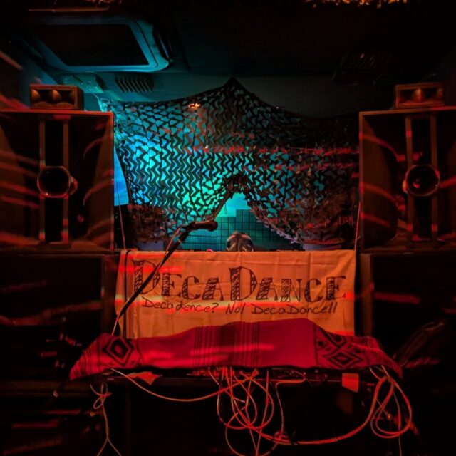 昨日は、新潟市にあるOCTOで開催されたDECADANCE15周年パーティーにマーポー出店しました。15周年おめでとうございます！！
マーポー亭の麻婆豆腐を食べてくれた皆さん、ありがとうございました🙏

OCTOがパンパンになって大盛況！マーポーも完売御礼！！DECADANCE、楽しすぎました〜。音に包まれ、音に身を委ねながら出店してました。

いちやさん、OCTOゆめちゃん、お世話になりました。ありがとうございました！！
@1ya_da_freaky
@octo_niigata

#DECADANCE #OCTO 
#麻婆豆腐 #スパイス中華 #マーポー亭 #新潟 #三条市 #燕三条